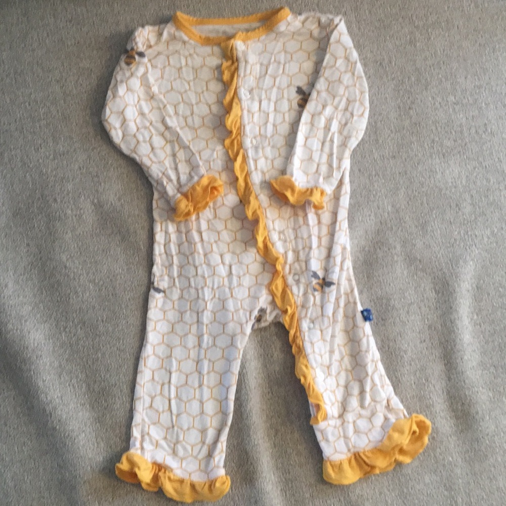 Kickee Pants Bee 🐝 all-in-one 3-6 months. GUC